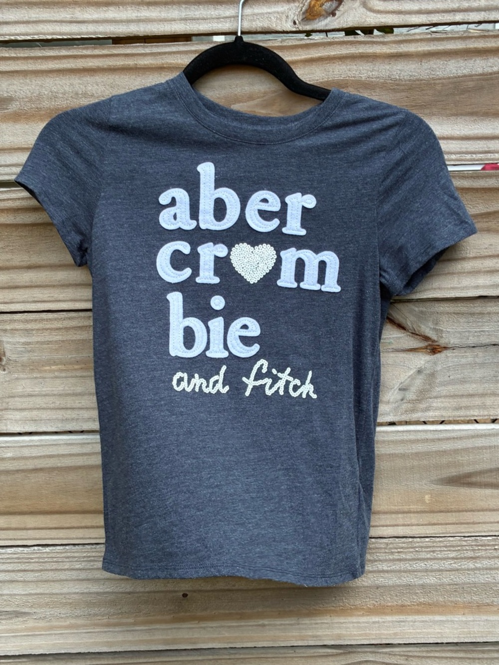 Abercrombie Kids Graphic Tee Gray Logo Shirt Size 9/10 Short Sleeve Sequin